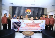 Kadiv Humas Polri Berangkatkan 15 Orang Ibadah Umroh untuk Peringati Hari Jadi ke-72 Divisi Humas