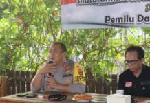 Kapolres Tanah Laut Gelar Ngupi Bakisahan Bersama Warga Untuk Silaturohmi Dalam Rangka Pemilu Damai 2024