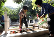 Dirlantas Polda Sulsel Hadiri Upacara dan Tabur Bunga Dalam Rangka HUT Ke-52 Korpri Tahun 2023