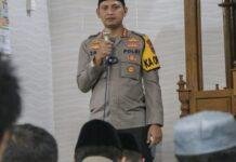 Kapolres Metro Tangerang Kota isi Kultum Usai Salat Tarawih, Ini Pesannya!