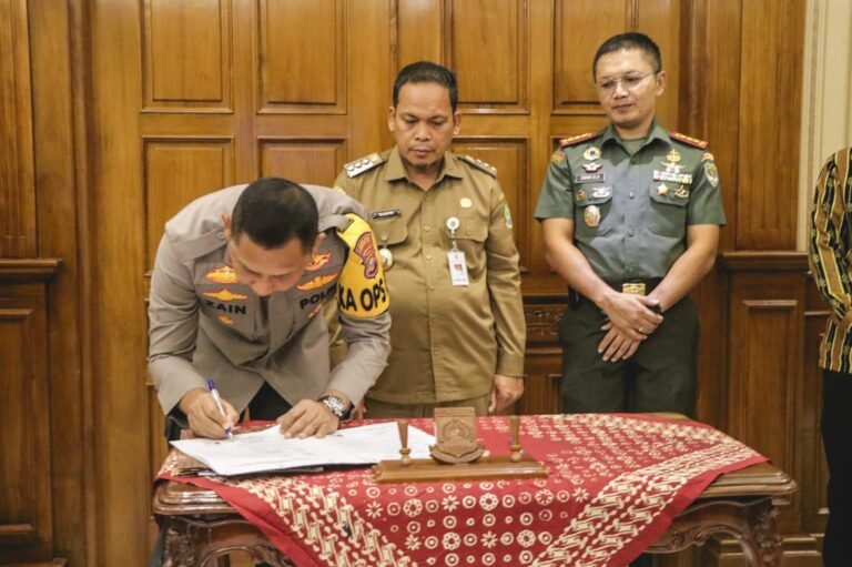 Jaga Kondusifitas Pilkada 2024, Polres Metro Tangerang Kota Tandatangani NPHD dengan Pemkot Tangerang