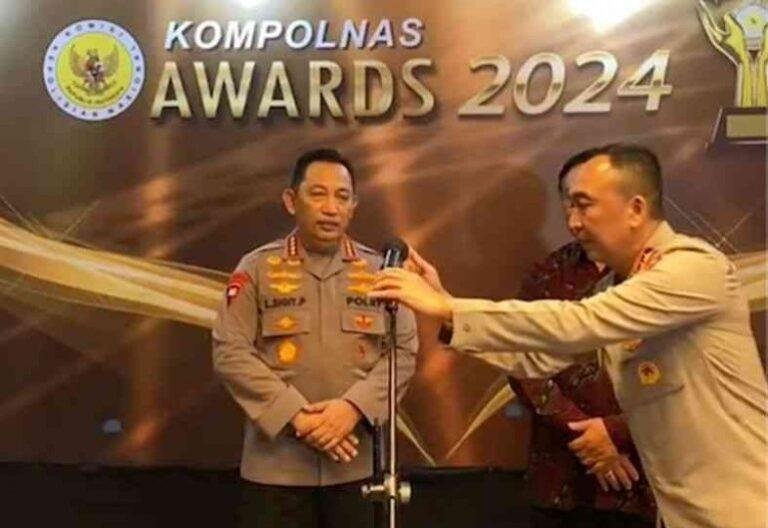 Kadiv Humas Polri Unjuk Gigi, Atasi Mic Rusak di Kompolnas Awards 2024 dengan Kilat!