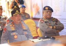 Kapolri Tinjau Posko Pengungsi Erupsi Gunung Lewotobi di NTT