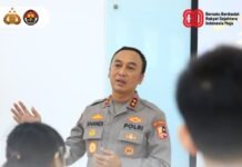 Kadiv Humas Polri Jadi Narasumber Parents Day di SMP Labschool Kebayoran
