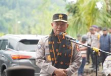 Polri Distribusikan Bantuan Kemanusiaan untuk Korban Bencana di Mauponggo, NTT