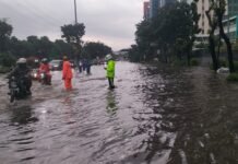 Banjir di Sejumlah Titik Jakarta, Brimob hingga Polair PMJ Dikerahkan